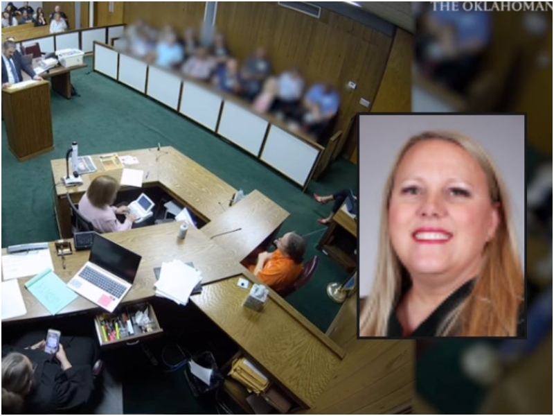 Judge Resigns After Sending Wild Text Messages About Genitals During Murder Trial