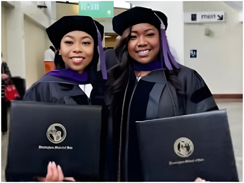 Mother and Daughter Make History After Graduating Law School Together
