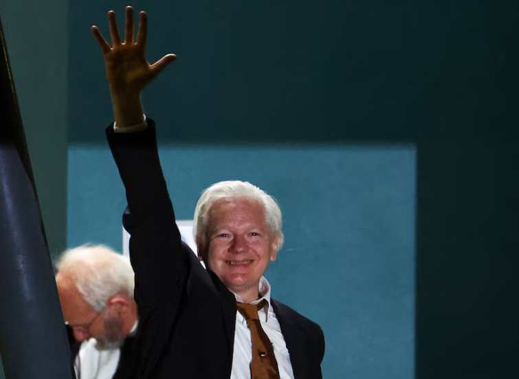 WikiLeaks’ Assange Back In Australia A Free Man After US Deal