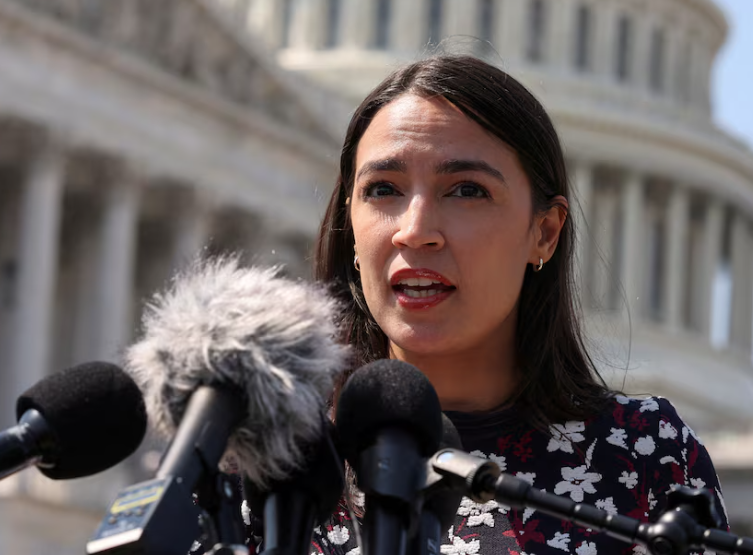 Ocasio-Cortez Seeks House Impeachment Of Supreme Court’s Thomas, Alito