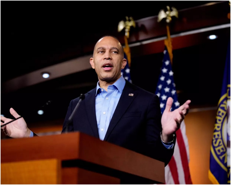 Hakeem Jeffries Calls for Congressional Probe Into Trump’s Health, Citing Transparency Concerns